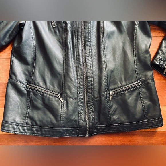 Reitmans Black Moto Faux Leather, Vegan, Pleather, Jacket Woman’s Sz 14 - Picture 3 of 10